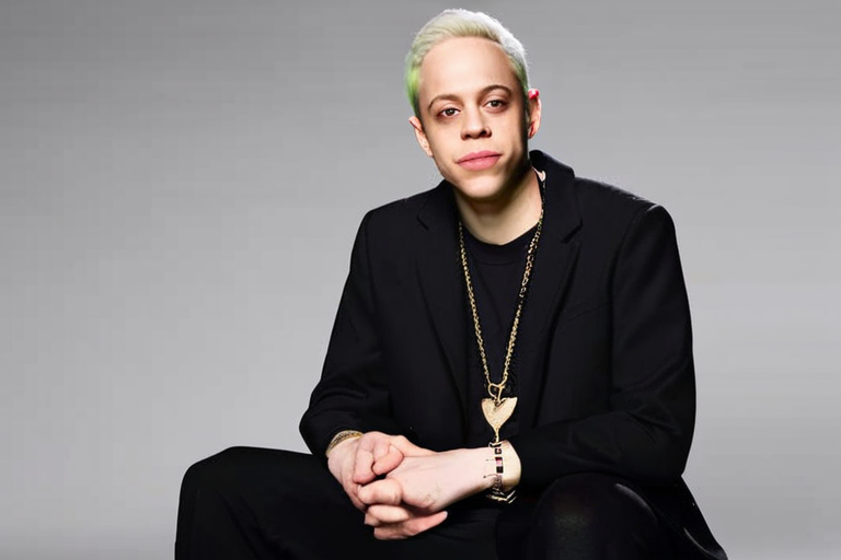 Pete Davidson Returns to 'SNL', Targets Lorne Michaels Over Never Retiring